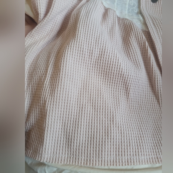 POL Cream/Light Pink Loose Fit Long Sleeve Button Up. Size S. NWOT - Picture 3 of 10